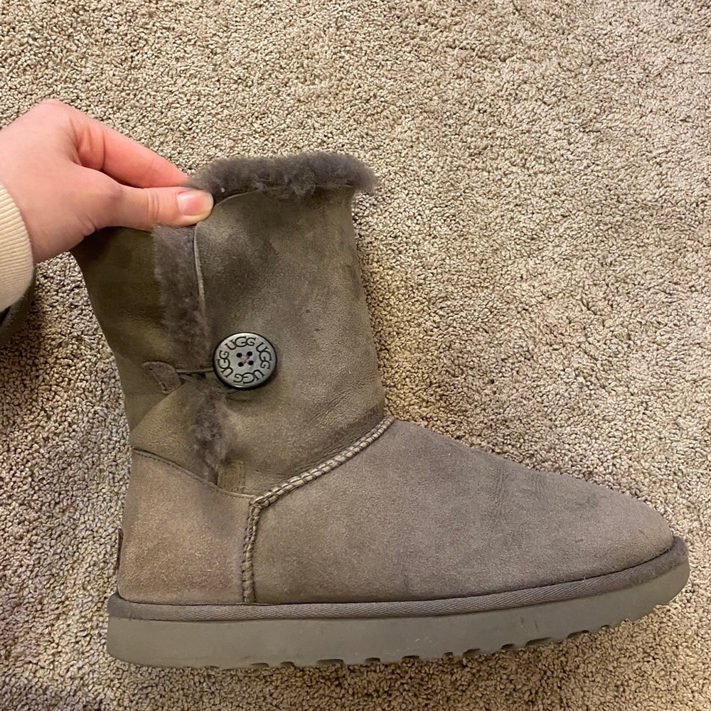 Grey UGG’s!